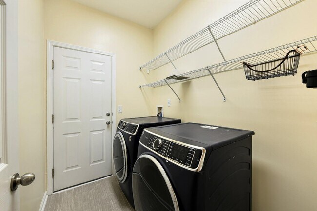 Building Photo - 4732 Lewis And Clark Trail