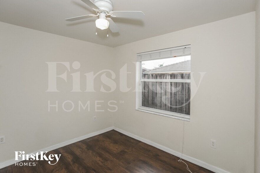 Building Photo - 15210 SW 142nd Terrace