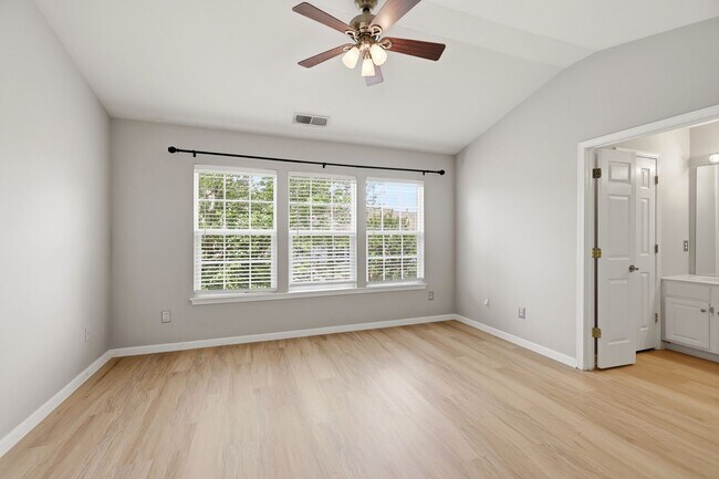 Building Photo - 3221 Mannington Dr