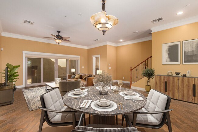 Building Photo - 3 Bed | 3.5 Bath - Biltmore Luxury Townhom...