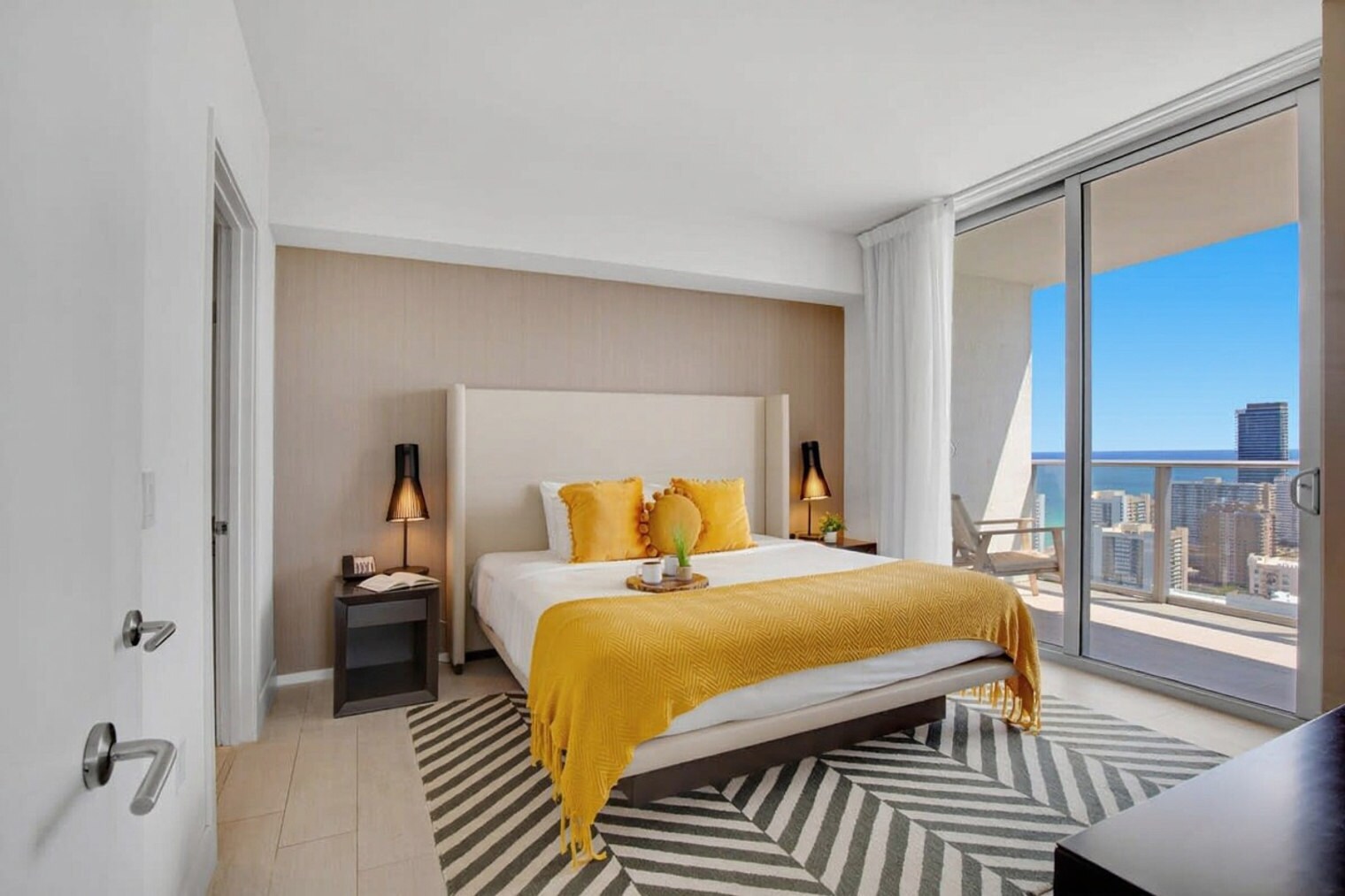 Building Photo - 4010 S Ocean Dr