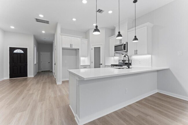 Building Photo - 14839 Spica Ct