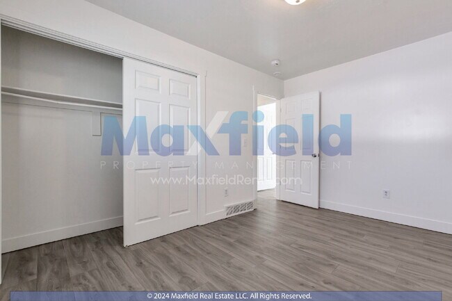 Building Photo - North Salt Lake 2 BD 1 BA Only $500 Deposit - Upper Level - Brookside Lofts Unit 7
