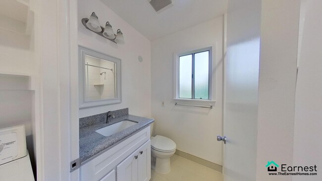 Building Photo - Bright 3-Bedroom + 2-Bathroom Home in Vall...