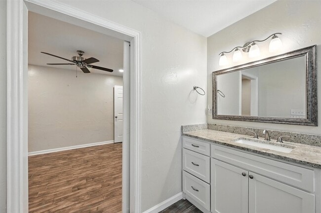 Building Photo - 205 Davis Rd