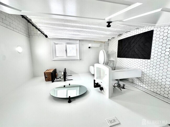 Building Photo - 139 Sylvan Ave