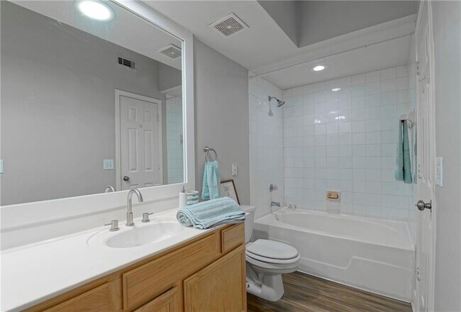 Building Photo - 3777 Peachtree Rd NE