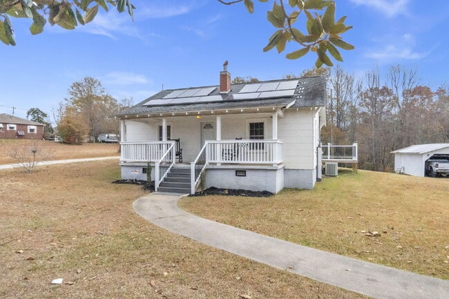 Building Photo - Warm & Welcoming 2 Bed, 2 Bath Home with Solar Panels and Spacious Yard