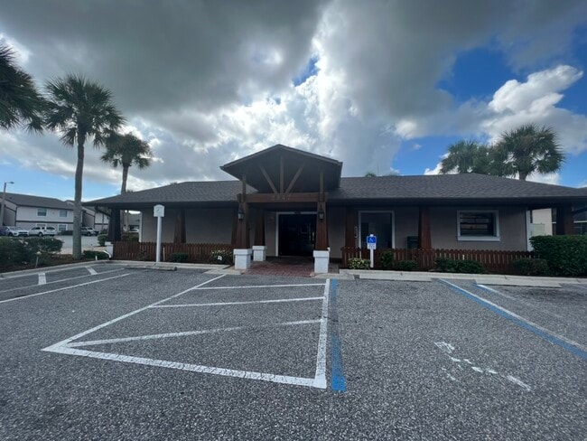 Building Photo - 1035 June Dr