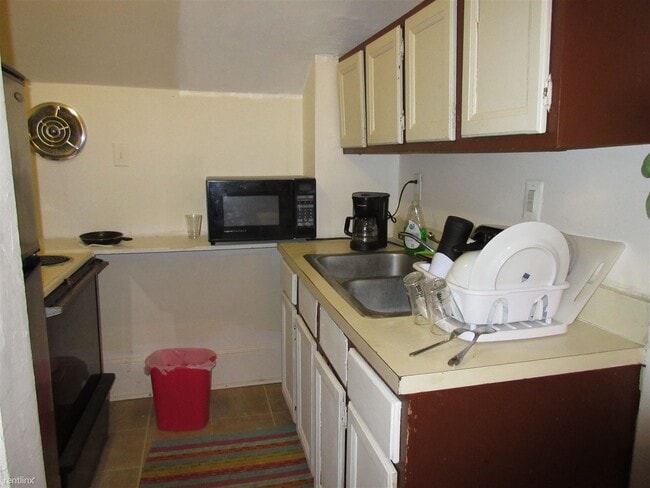 Building Photo - 512 Packard St