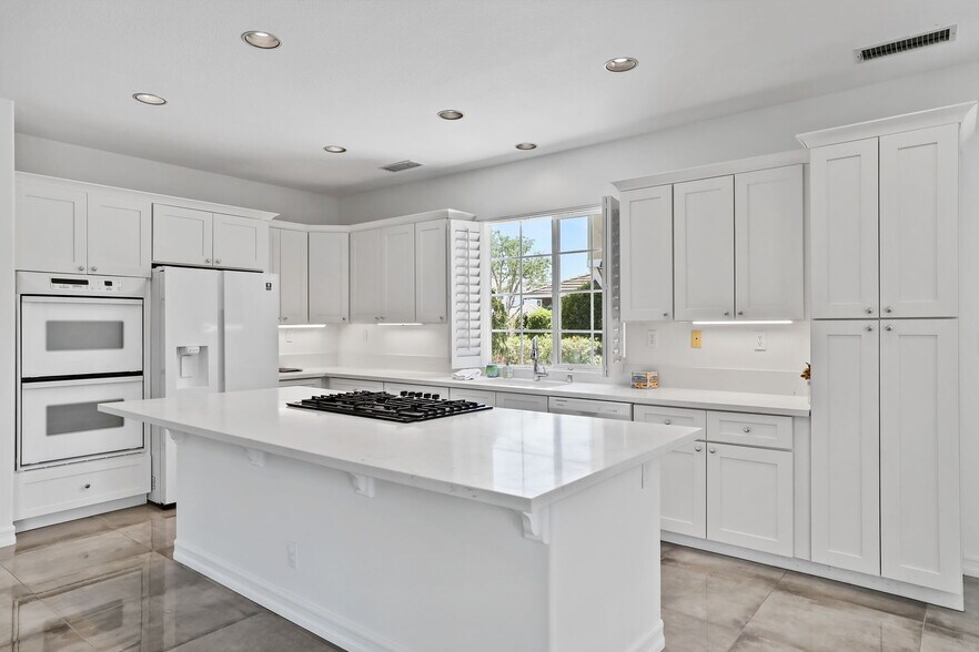Newer, remodled kitchen - 5142 Pearce Dr