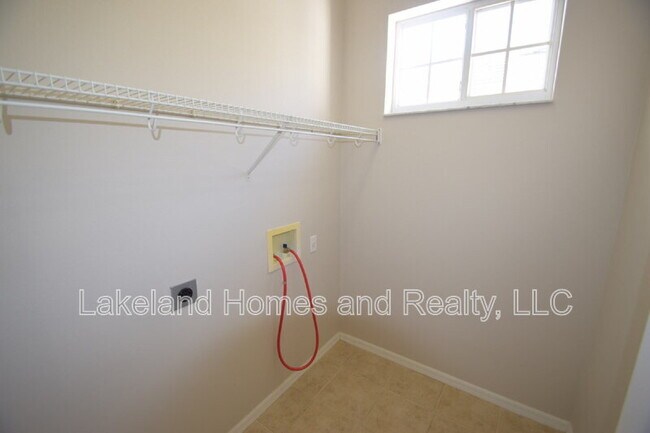 Building Photo - 534 Grasslands Village Cir