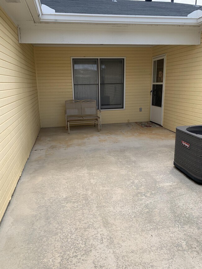 Building Photo - 3216 Darlington Dr SW