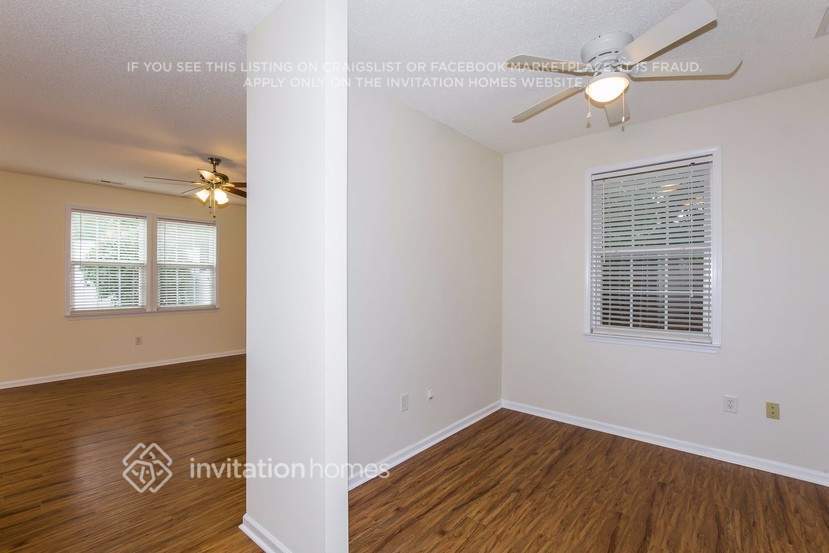 Building Photo - 9220 Meadowmont View Dr