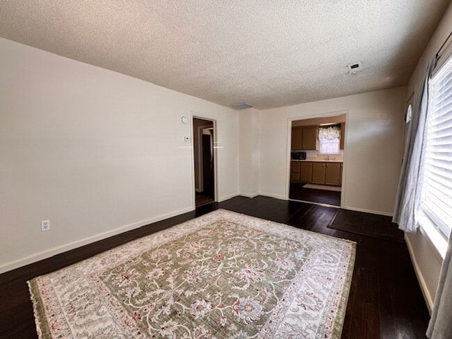 Building Photo - North End 2 Bedroom 1 Bathroom Cottage