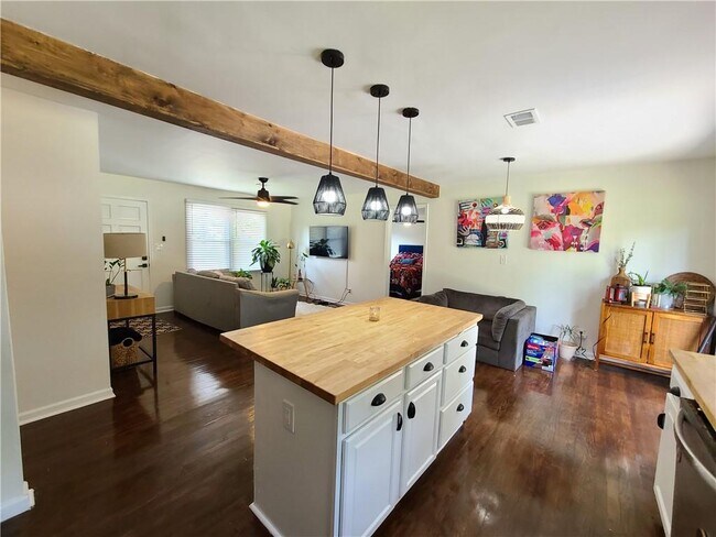 Building Photo - 4345 Clare Ln