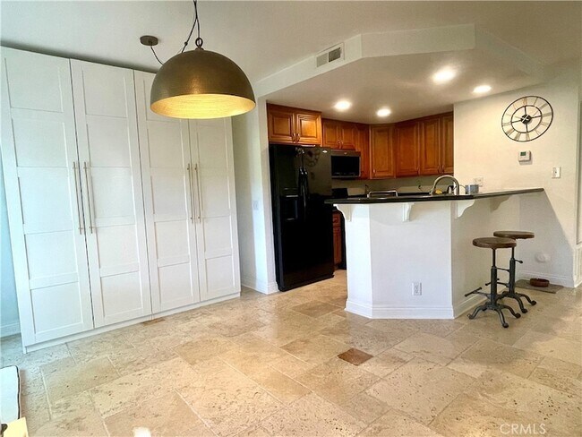 Building Photo - 26592 Las Palmas