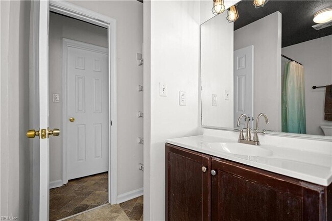 Building Photo - 197 Gate House Rd