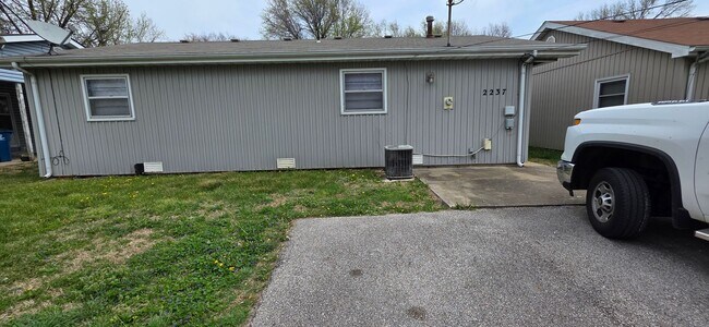Building Photo - 2 Bedroom House close to Hospitals!  $895