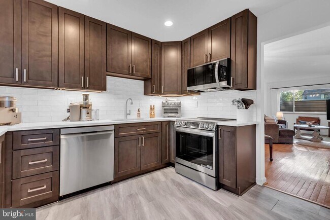 Building Photo - 1052 Cedar Ridge Ct