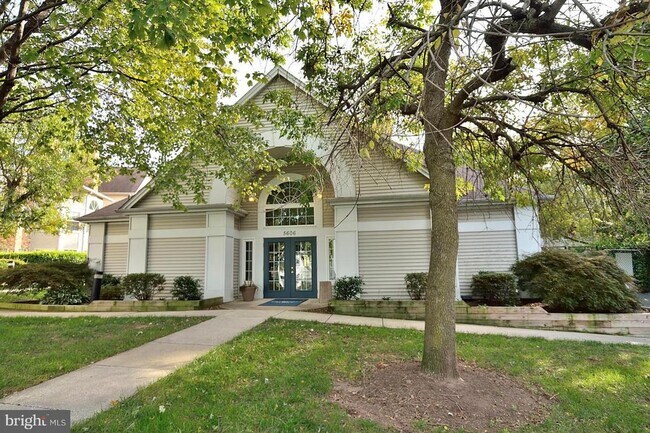 Building Photo - 5612 Willoughby Newton Dr