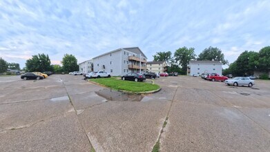 Building Photo - 2013 NW Hickory Ln