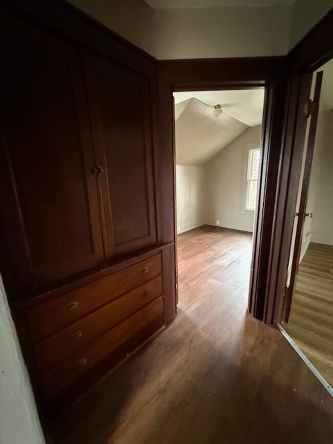 Building Photo - 3 Bedroom / 1 Bath house with Garage in Peoria