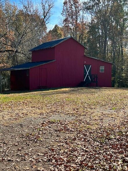 Building Photo - 61 Flat Swamp Rd
