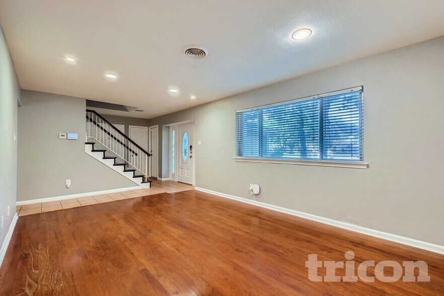 Building Photo - 2606 Olympia Ct