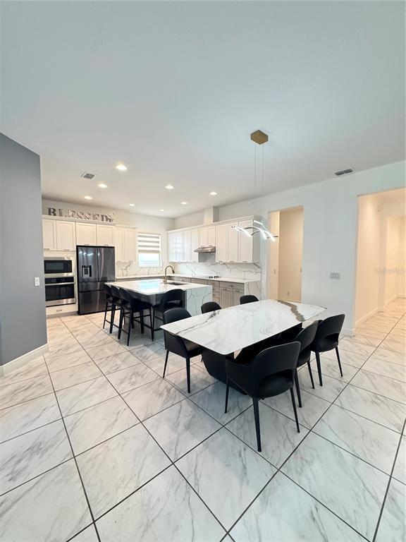 Building Photo - 5371 Jubiloso Dr