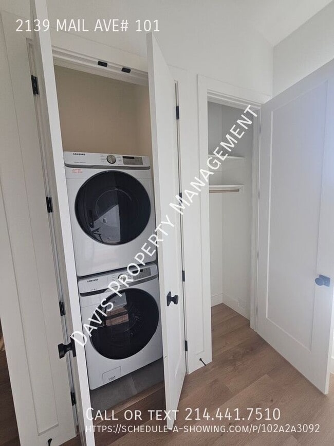 Building Photo - 2139 Mail Ave