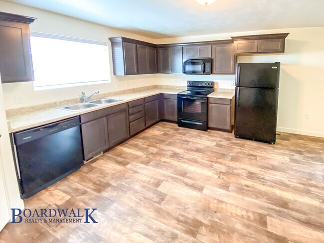 Building Photo - Stunning 3 Bed Townhome in Herriman