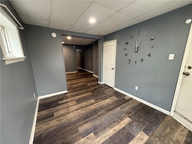 Building Photo - 221.5 Lakeview Ave