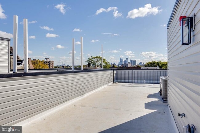 Building Photo - 1223 W Lehigh Ave