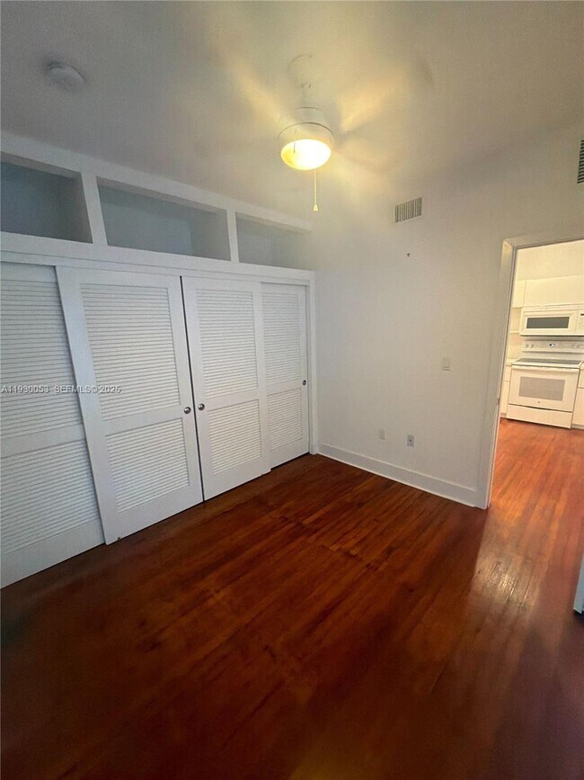 Building Photo - 3677 Poinciana Ave