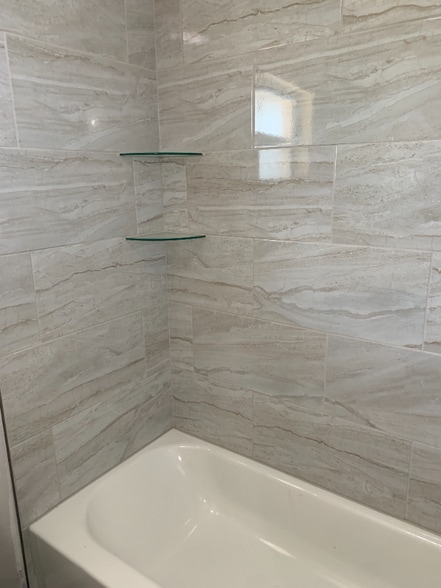 Building Photo - 1937 Collier Ave