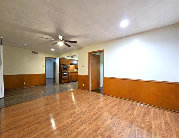 Building Photo - 648 Penguin Dr