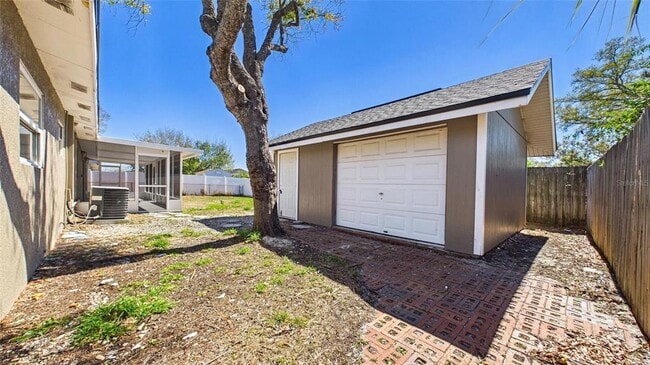 Building Photo - 4418 W Fairview Heights
