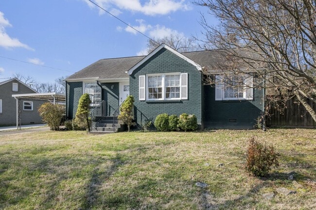 Building Photo - Charming cottage in Inglewood section of E...