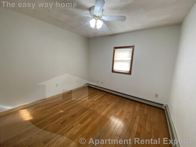 Building Photo - 64 Paris St