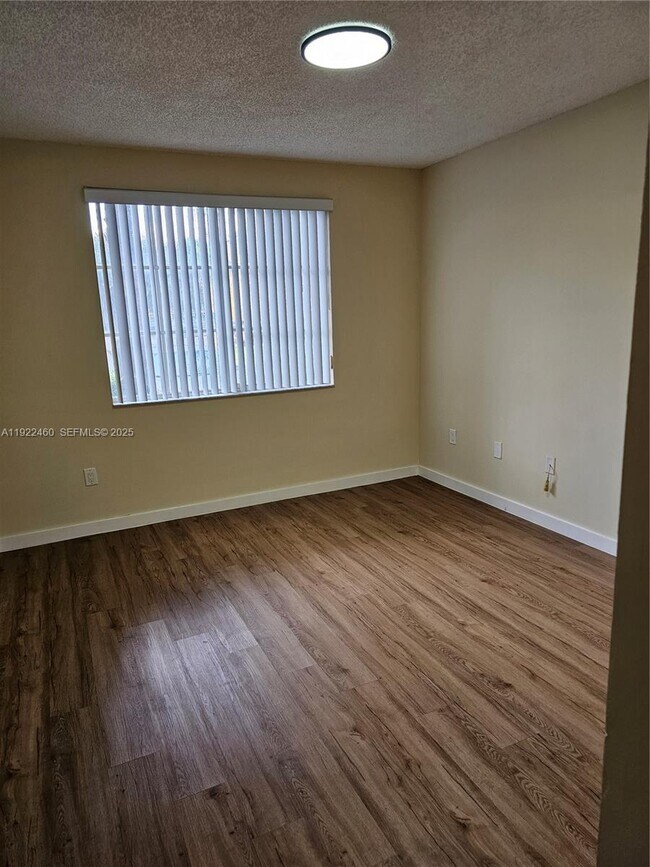 Building Photo - 2090 W Preserve Way