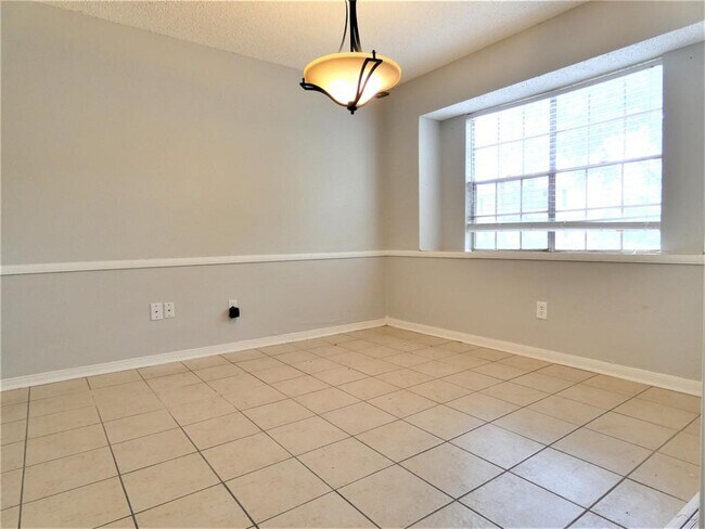 Building Photo - 7511 Renmark Ln