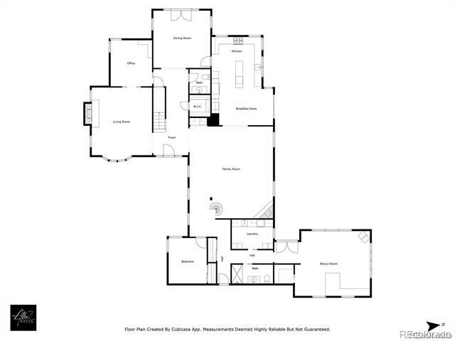 Building Photo - 689 Red Deer Rd