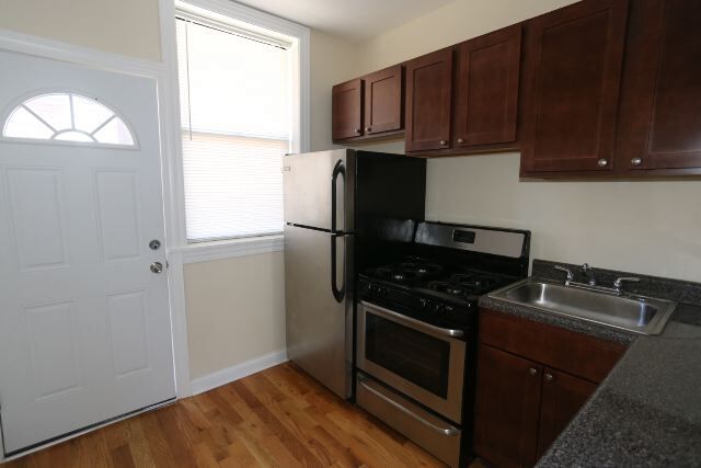 Building Photo - 4329 N Wolcott Ave