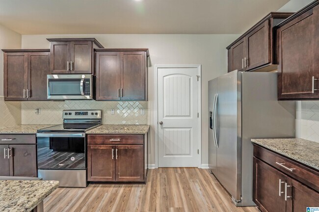 Building Photo - 5860 Mountain View Trl
