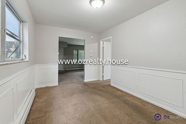 Building Photo - 185 Mettler St