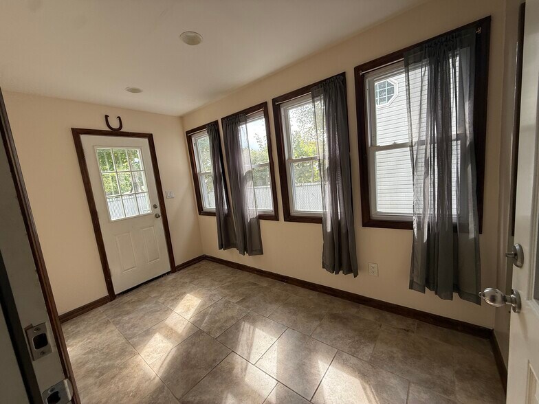 mudroom - 28 Lake Rd