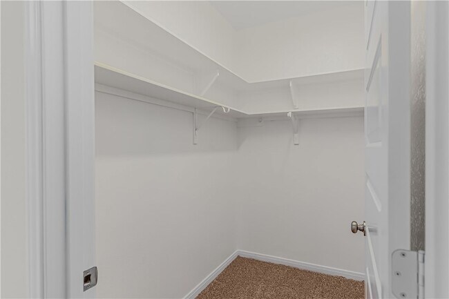 Building Photo - 601 W 24th St