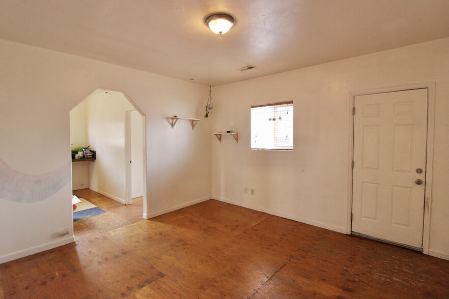 Building Photo - 139 S Raleigh St