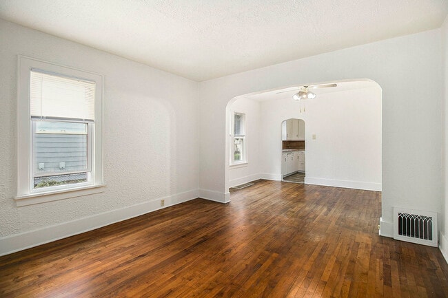 Building Photo - 539 Gayle Ave